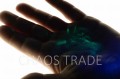 Zielony pigment UV na dłoni